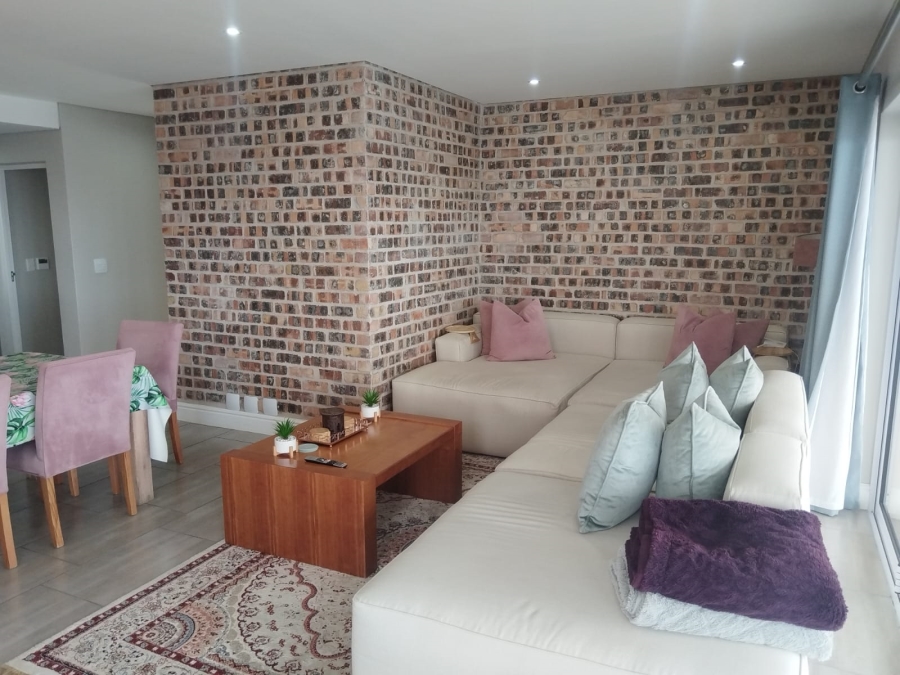 To Let 4 Bedroom Property for Rent in Glencairn Western Cape